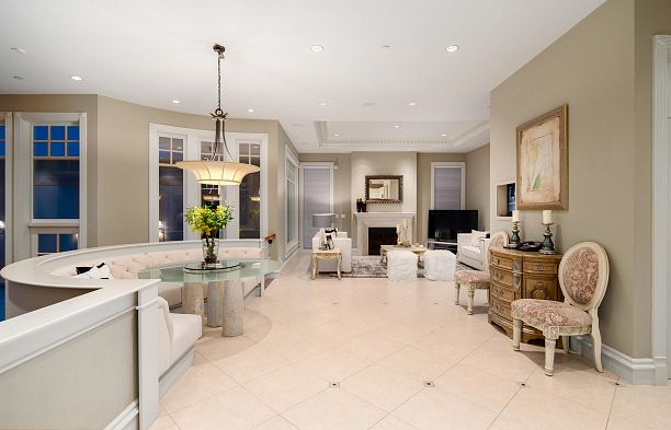 3402 Osler Street Shaughnessy
