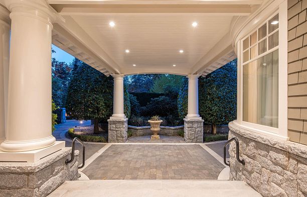 3402 Osler Street Shaughnessy