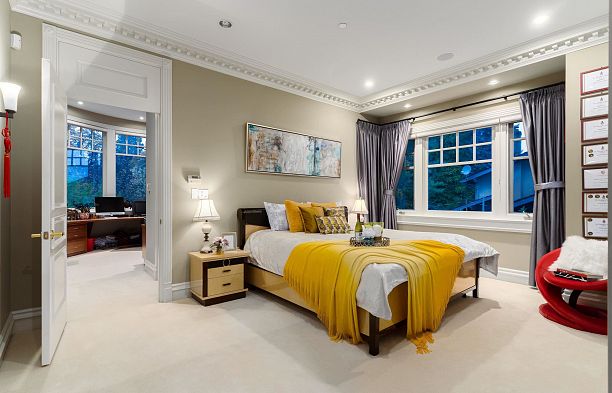 3402 Osler Street Shaughnessy