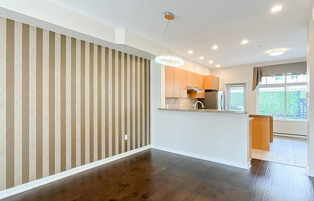 7425 Columbia Street South Cambie