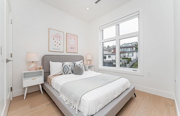 1 2837 Oliver Crescent Arbutus