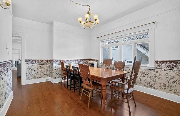 2063 W 37th Avenue Quilchena