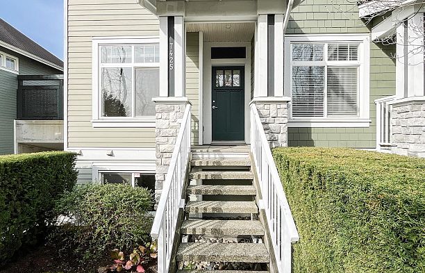 7425 Columbia Street South Cambie