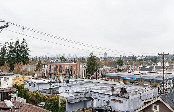 1 2837 Oliver Crescent Arbutus