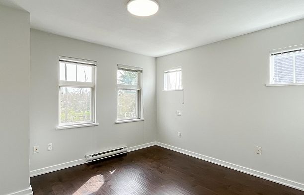 7425 Columbia Street South Cambie