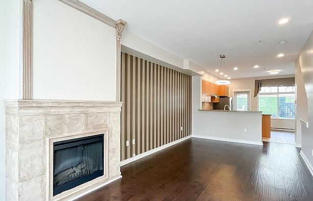 7425 Columbia Street South Cambie