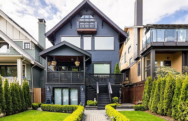 3240 W 1st Avenue Kitsilano