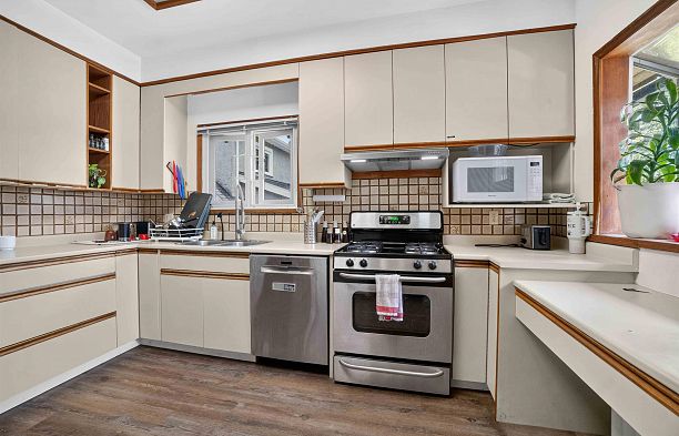 2063 W 37th Avenue Quilchena