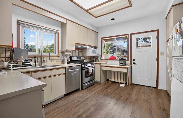 2063 W 37th Avenue Quilchena