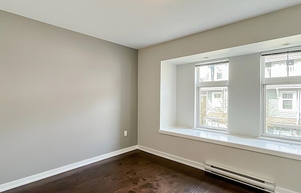 7425 Columbia Street South Cambie