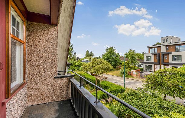 3732 W 2nd Avenue Point Grey