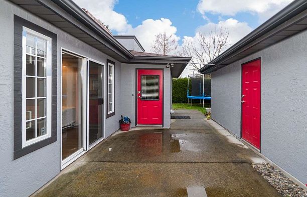 2688 W 19th Avenue Arbutus