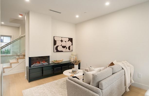 1 8508 East Boulevard S.W. Marine