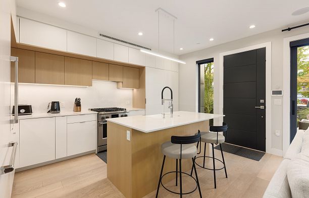 2939 W 15th Avenue Kitsilano