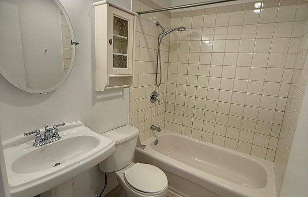 103 1950 W 8th Avenue Kitsilano