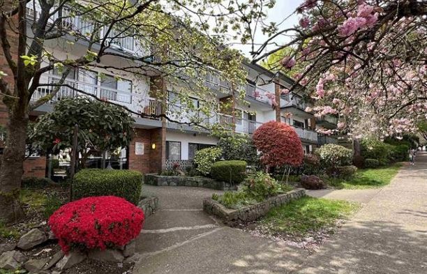 103 1950 W 8th Avenue Kitsilano