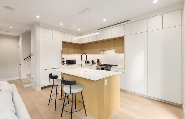 2939 W 15th Avenue Kitsilano