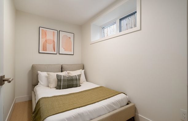 1 8508 East Boulevard S.W. Marine