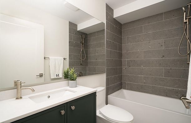 1 8508 East Boulevard S.W. Marine