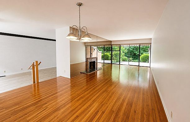 406 Greensboro Place South Cambie