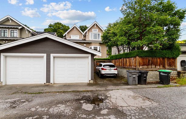 2416 W 8th Avenue Kitsilano