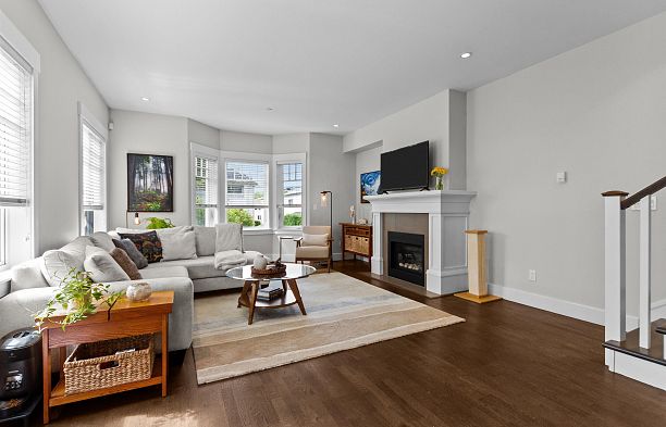 2416 W 8th Avenue Kitsilano