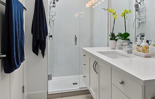 2416 W 8th Avenue Kitsilano
