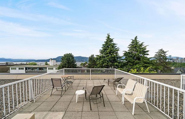 210 2234 W 1st Avenue Kitsilano