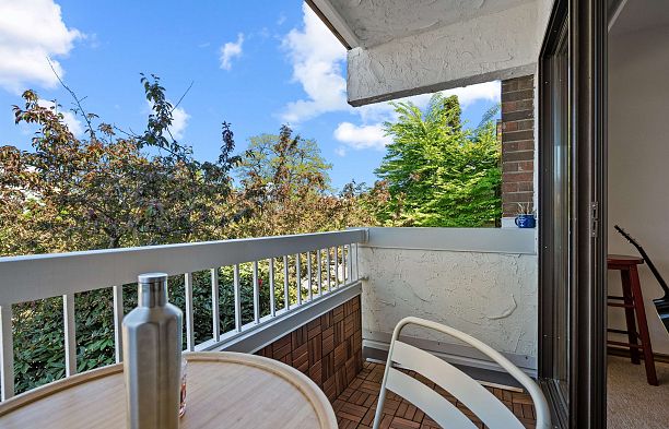 210 2450 Cornwall Avenue Kitsilano
