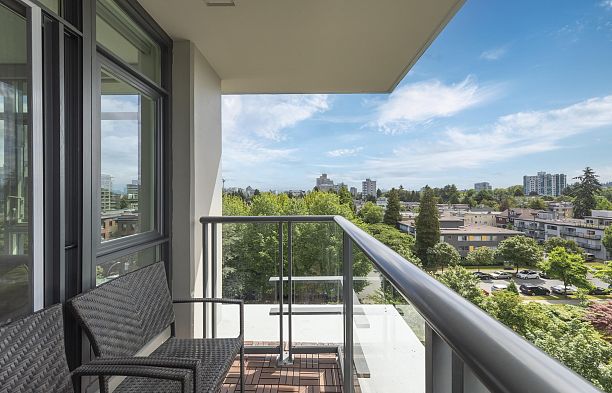 907 1333 W 11th Avenue Fairview VW