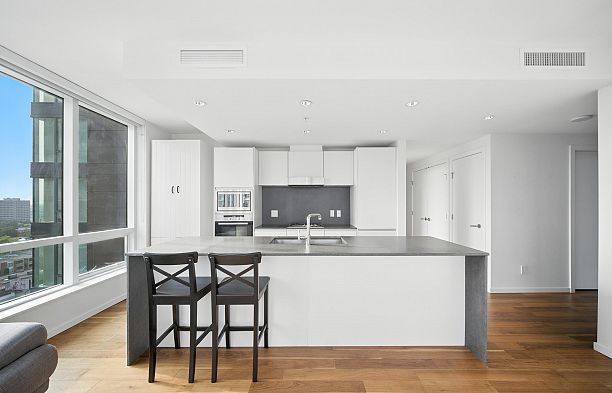 1502 8588 Cornish Street S.W. Marine