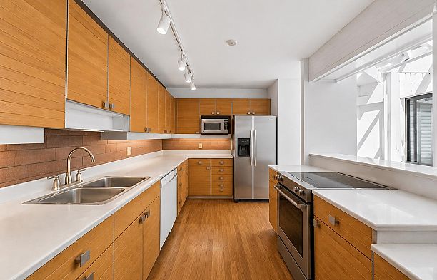 406 Greensboro Place South Cambie