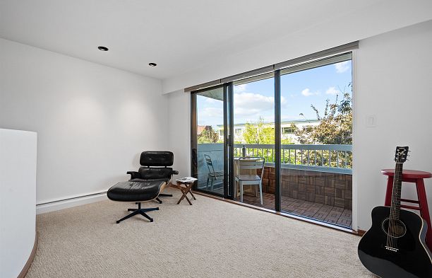210 2450 Cornwall Avenue Kitsilano