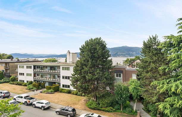 210 2234 W 1st Avenue Kitsilano