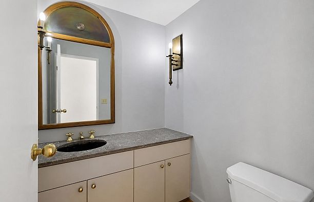 406 Greensboro Place South Cambie