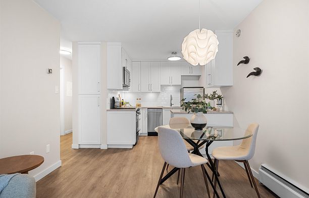 210 2234 W 1st Avenue Kitsilano