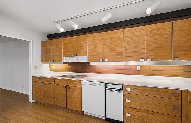406 Greensboro Place South Cambie