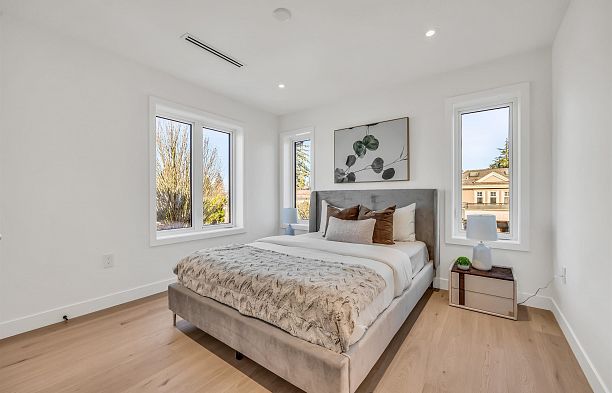1008 W 52nd Avenue South Granville