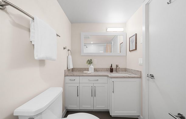 210 2234 W 1st Avenue Kitsilano