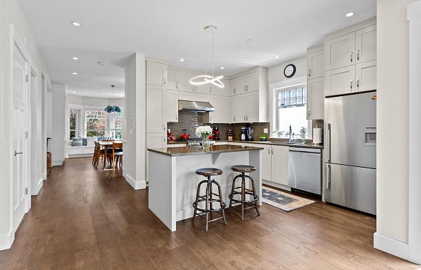 2416 W 8th Avenue Kitsilano