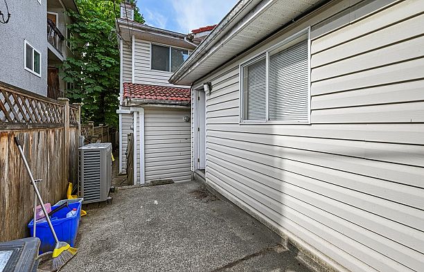 819 W 70th Avenue Marpole