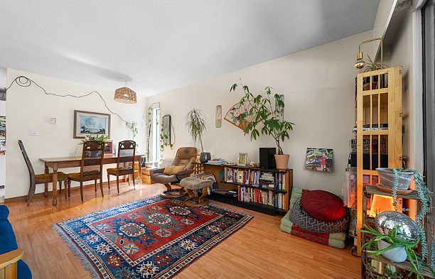 214 2190 W 7th Avenue Kitsilano