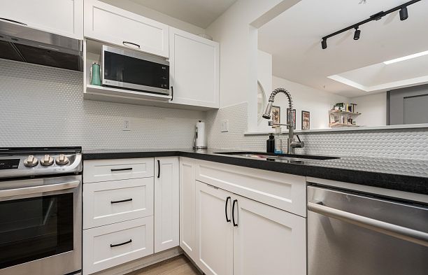 407 1333 W 7th Avenue Fairview VW