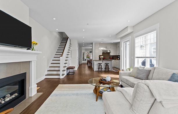 2416 W 8th Avenue Kitsilano