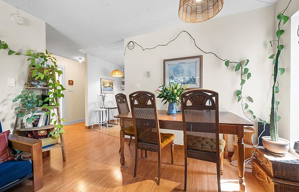 214 2190 W 7th Avenue Kitsilano