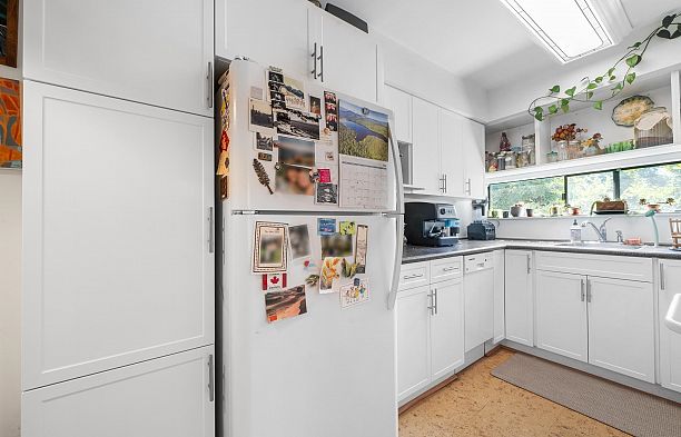 214 2190 W 7th Avenue Kitsilano