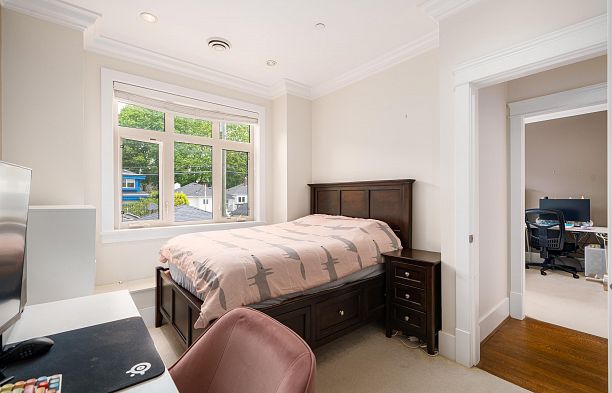 1683 W 64th Avenue South Granville