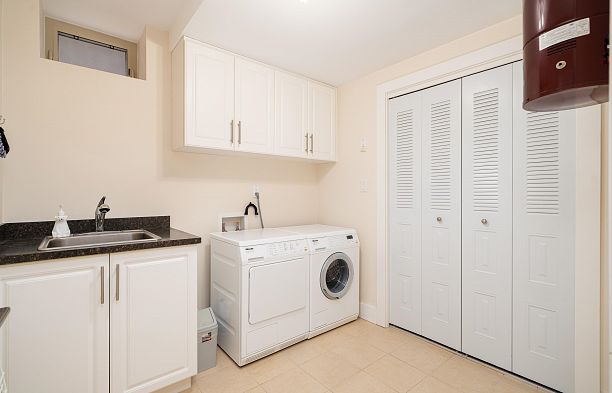 1683 W 64th Avenue South Granville