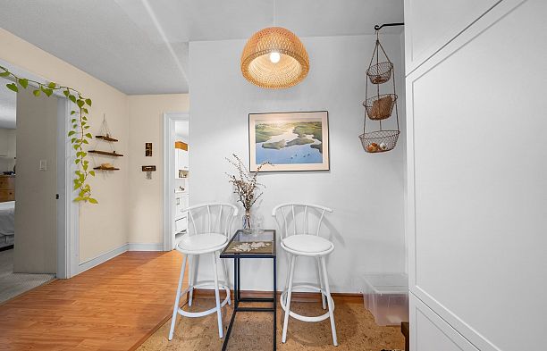 214 2190 W 7th Avenue Kitsilano