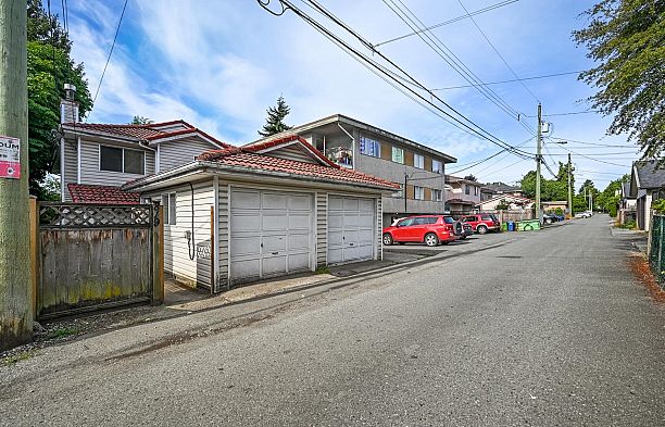 819 W 70th Avenue Marpole